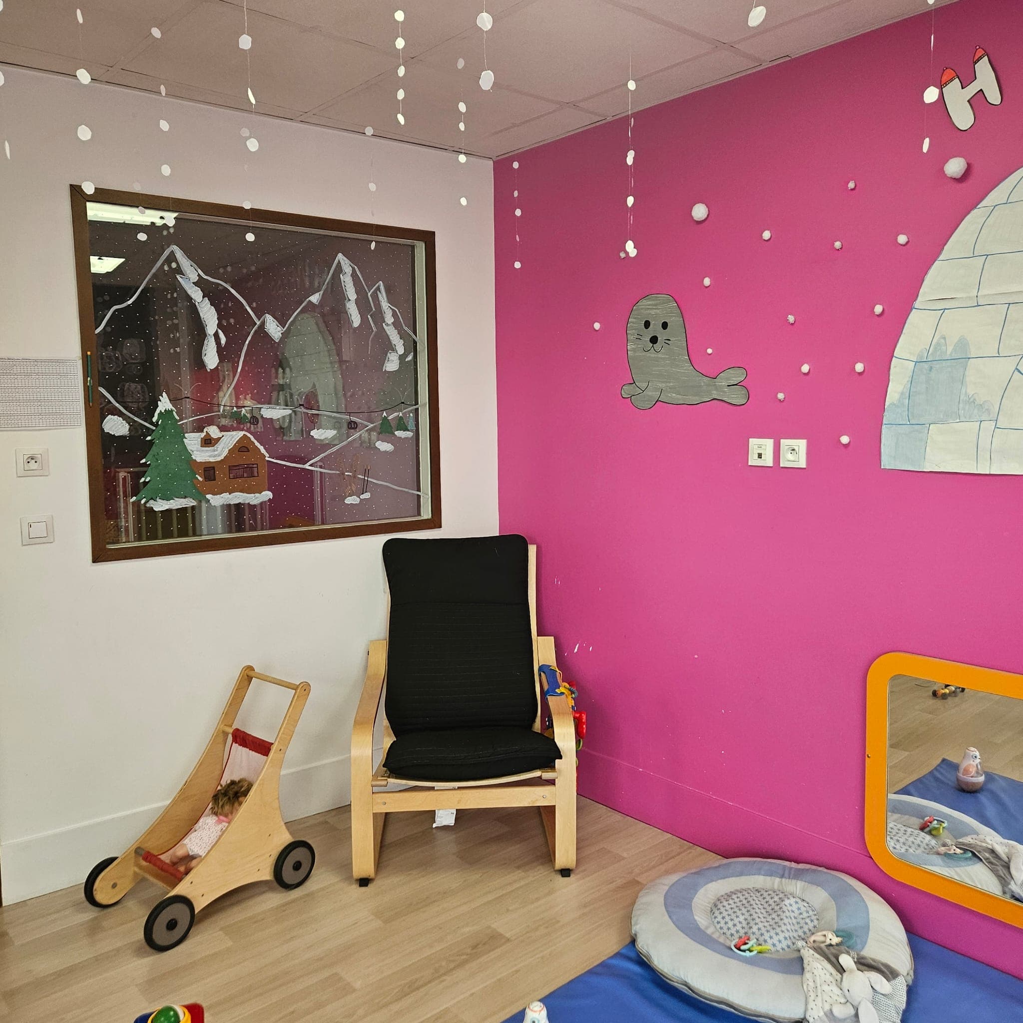 Espace cocooning pour les bébés de la crèche