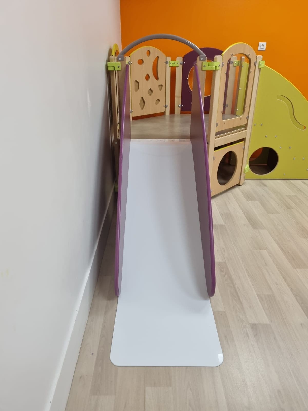 Équipements de motricité adaptés aux jeunes enfants